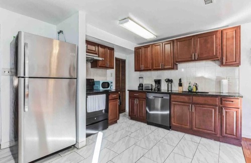 Fairmount Apartment | Large 3/2 in Spring Garden