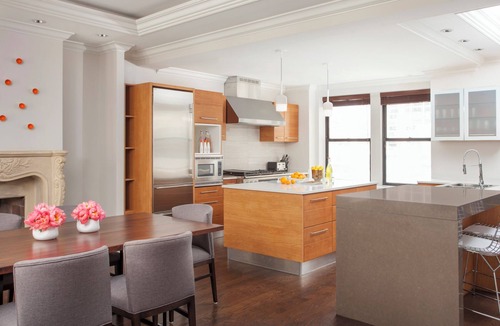 Near North Side Apartment | Large 3 Bed Duplex Downtown Chicago with Housekeeping & Laundry. Dog Friendly.