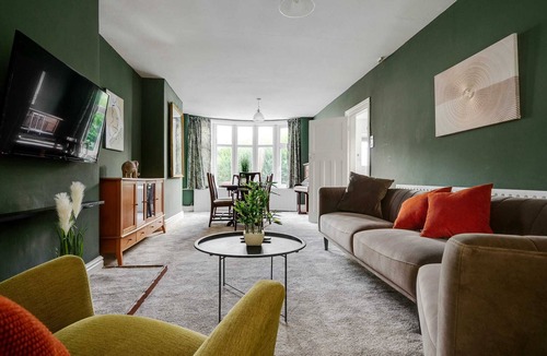 Withington House | Large 3 Bed Stay Manchester