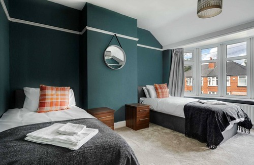 Withington House | Large 3 Bed Stay Manchester