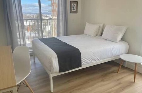 Cite-Universitaire Apartment | Large 3-Bedroom Apartment +