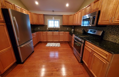 Auburn House | Large 3 bedroom, downtown, central air, pet friendly