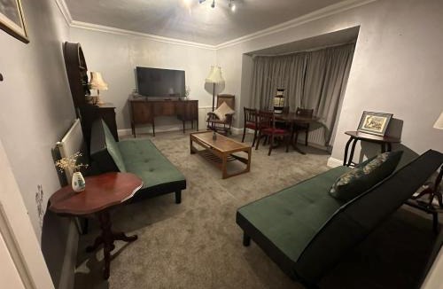 Nottingham Apartment | Large 3 bedroom house