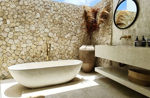 Uluwatu Villa | Large 3 Bedroom Villa in Prime Uluwatu with Pool