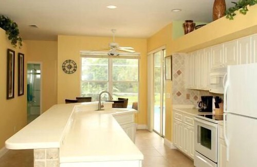 Central Naples House | Large 3 Brd Briarwood Lake-View Pool HousenNEWLY renovated Bathroom