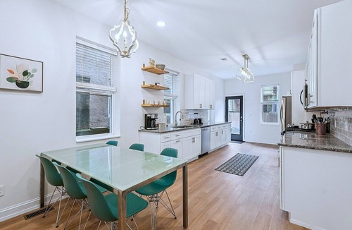 Whitman House | Large 3BR Good for Crews or Groups ~1mi to Stadiums~ Flex Space ~ Near Groceries