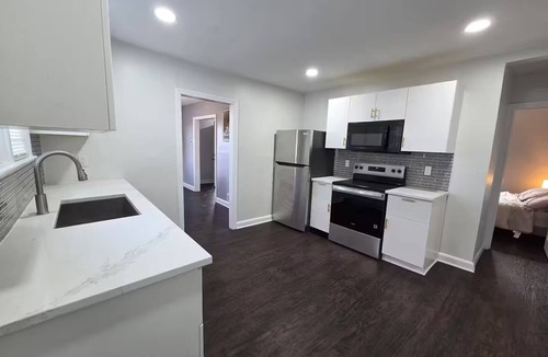 Centreville House | Large 3BR Home Near Dulles w/parking sleeps 8
