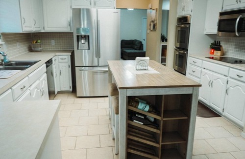 Abilene House | Large 4-bd 3 bath home + bonus room. Dogs are welcome w/fee. Sleeps 16+