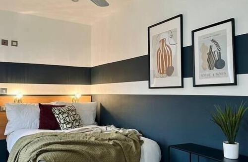 Iffley House | Large 4 bed, 3 bathroom, Parking