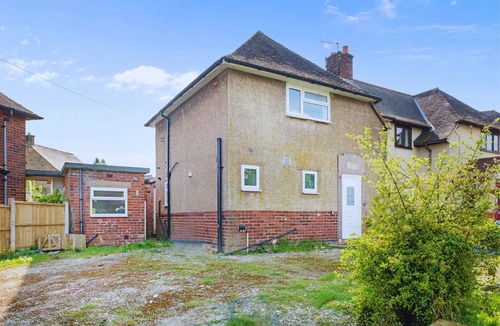 Alfreton House | Large 4 BED - 3BATH House