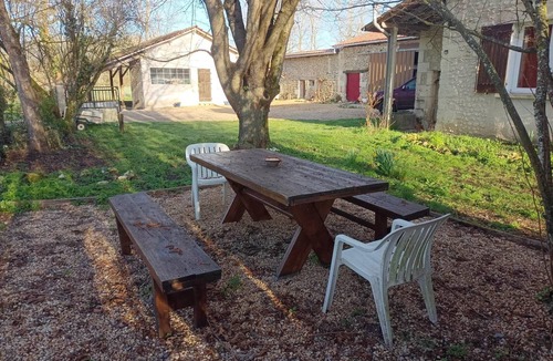 Petit-Bersac House | Large 4 bed house 10 mins walk from a river beach