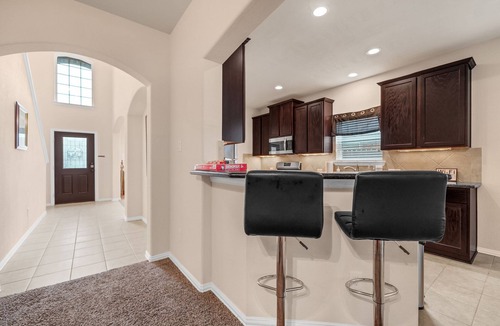 Baytown House | Large 4 bedroom 2.5 bathroom King Suite, 3 queens, 2 sofa beds, 2 air mattress
