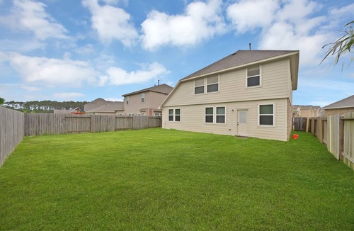 Baytown House | Large 4 bedroom 2.5 bathroom King Suite, 3 queens, 2 sofa beds, 2 air mattress