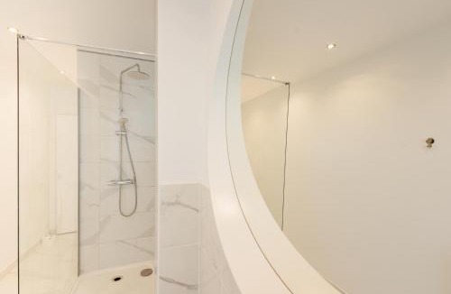Quartier de la Roquette Apartment | Large 4 bedroom apartment near Bastille