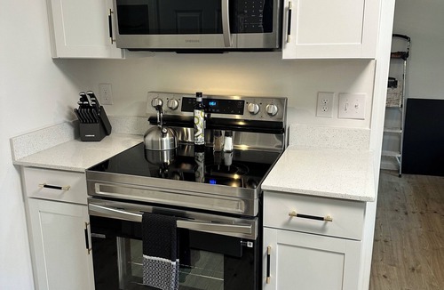 Murfreesboro House | Large 4-bedroom house in Murfreesboro with Game Room & Pet Friendly - Sleeps 12