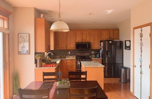 Ames House | Large 4 bedroom in West Ames