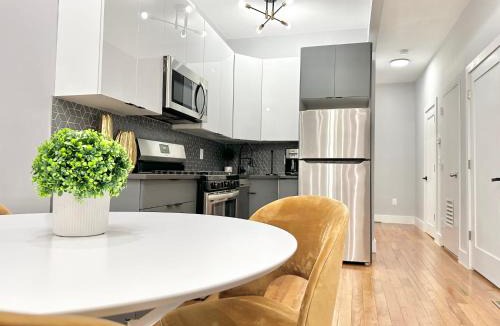Mott Haven Apartment | Large 4 Bedroom NYC Property
