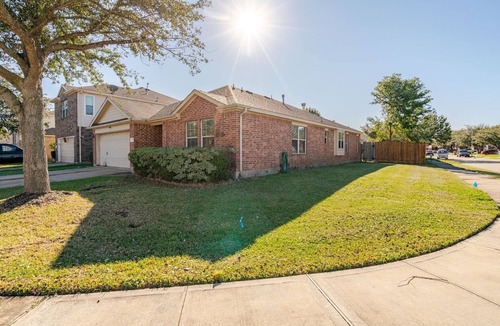 Baytown House | Large 4 Bedrooms Home - Workforce Rental - Washer/Dryer - Garage - Full Kitchen