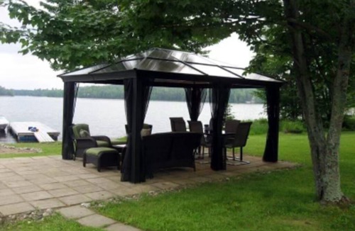Notre-Dame-de-Pontmain Cottage | Large 4-Season Waterfront Cottage. Multi-family and Pet-Friendly!