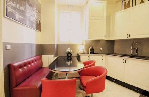 Prefecture Apartment | Large 4-room apartment