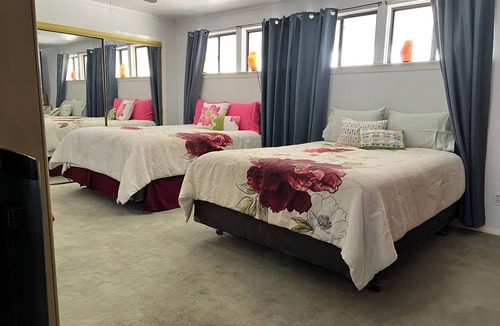 Southwest Carrollton Bed & Breakfast | Large 4030 house, bedrooms, both with private bathrooms. Breakfast included pool