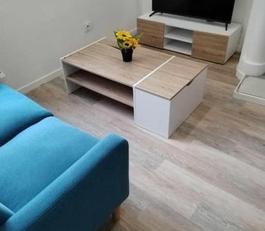 Roubaix Apartment | Large 40m2 Prox Lille-métro-tram
