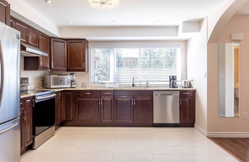 Rosemount House | Large 4bdrm Duplex in the Heart of Kitchener!