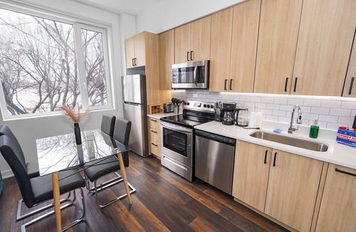 Near South Side Apartment | Large 4BR/3BA Unit Near Field Museum & McCormick Place