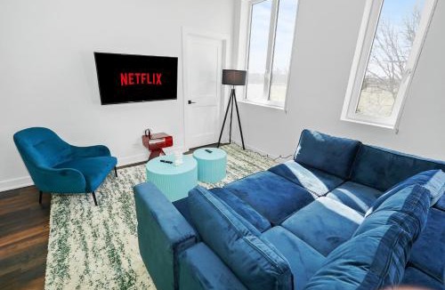 Near South Side Apartment | Large 4BR Cozy Stay Near Field Museum & McCormick