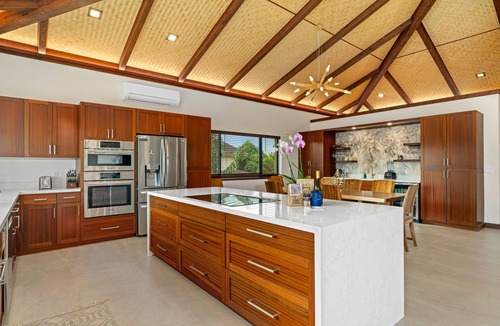 Bayview House | Large 4BR Home w Private Pool and Spa