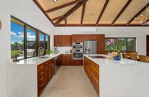 Bayview House | Large 4BR Home w Private Pool and Spa