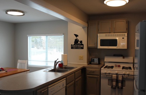 Indian River Apartment | Large 4BR Lodge | Sleeps 12+