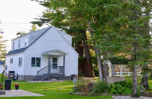 Indian River Apartment | Large 4BR Lodge | Sleeps 12+