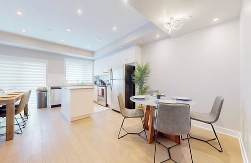 Newtonbrook House | Large 5 Bedroom/5 Bath [Near Rogers Stadium/Downsview by Keele and Wilson St]