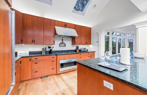 Goshen House | Large 5-bedroom home on 3 acres