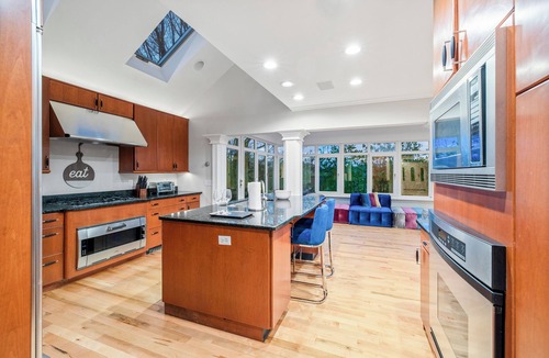 Goshen House | Large 5-bedroom home on 3 acres