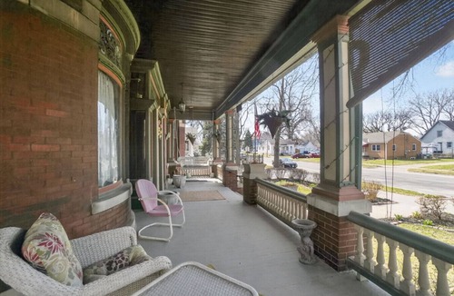 Council Bluffs House | Large 5 bedroom | Downtown
