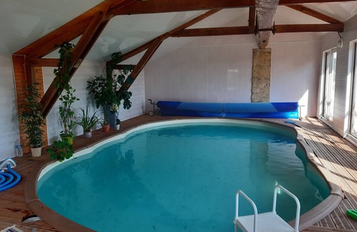 Burosse-Mendousse House | Large 55 m² suite with its heated indoor pool