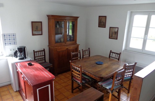 Hasparren Apartment | Large 55m² apartment, separate entrance, parking.