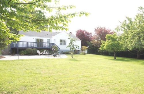 Oak Harbor House | Large 5BR/2BA Home with Fenced Yard - Dyer House!