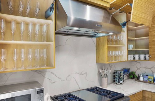 Hamilton Heights Apartment | Large 5br 3.5ba, Chef's Kitchen, Backyard