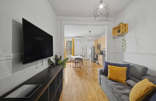 Sainte-Marie Apartment | Large 5BR Home Ideal for Student Groups
