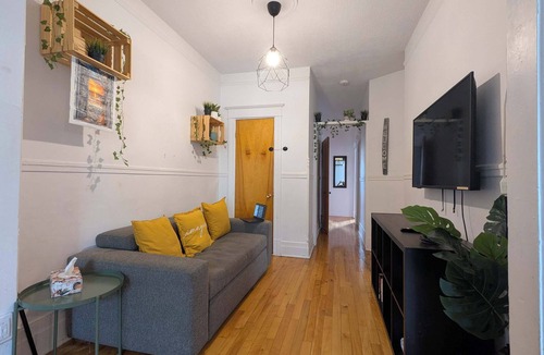 Sainte-Marie Apartment | Large 5BR Home Ideal for Student Groups