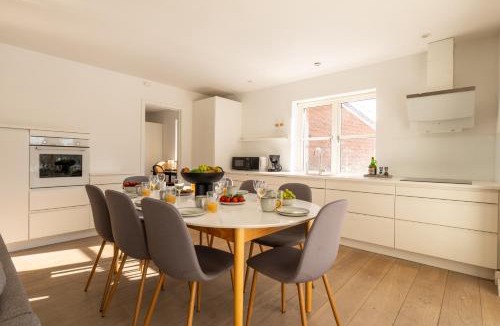 Vigerslev Apartment | Large 5BR House for 10 in Copenhagen
