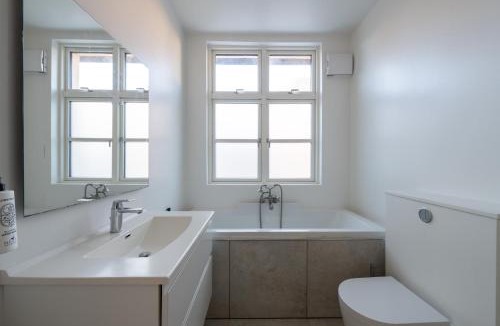 Vigerslev Apartment | Large 5BR House for 10 in Copenhagen