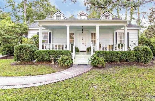 Houma House | Large 5BR House