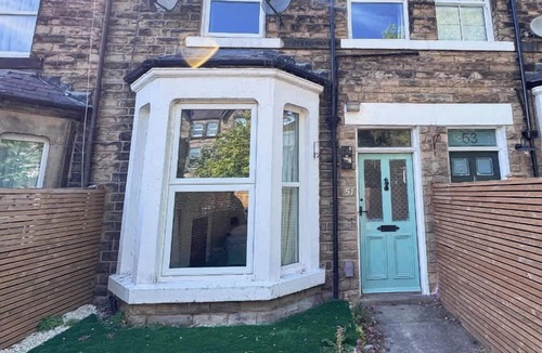 Harrogate Apartment | Large 6-Bed Victorian House Prime Harrogate Stay