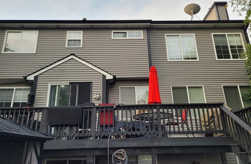 Russell House | Large 6 bedroom 3.5 baths home.n2 bedroom 1 bath available for rent Nice scenery