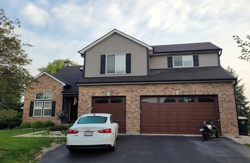 Russell House | Large 6 bedroom 3.5 baths home.n2 bedroom 1 bath available for rent Nice scenery