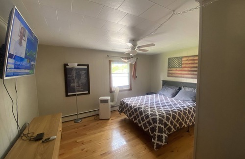 Cooperstown House | Large 6 bedroom, Big Yard, Three miles to Dreams Park